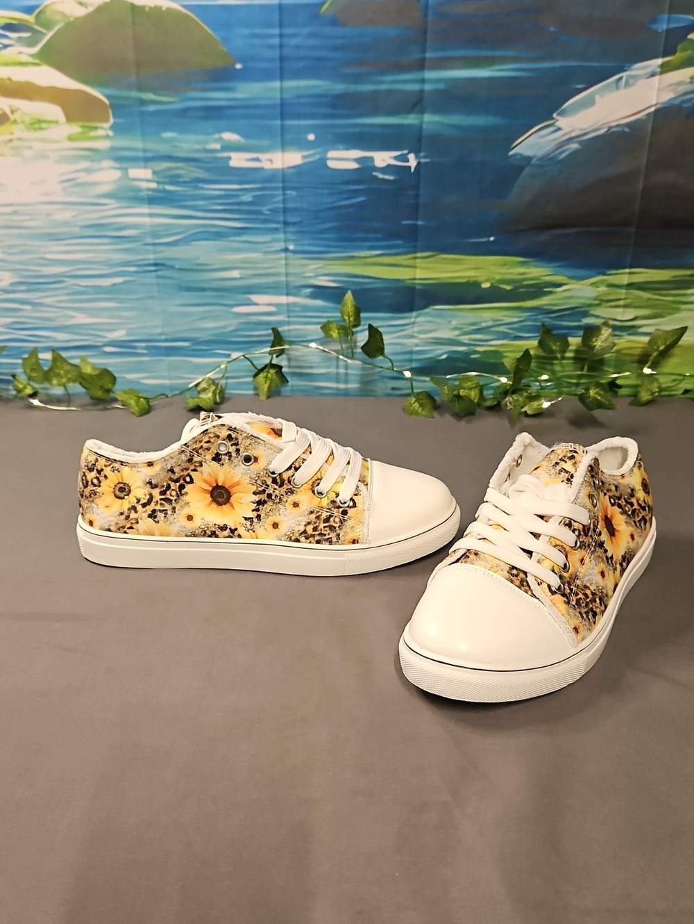 Sunflower Print Lace-Up Women’s Sneakers - White & Yellow